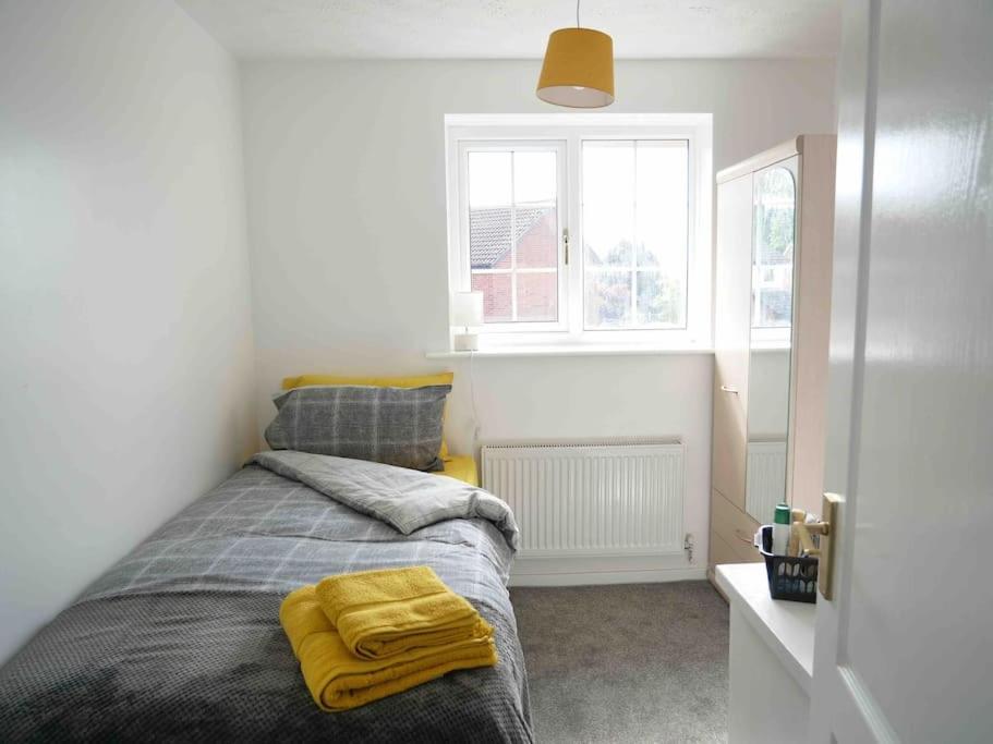 Cosy Four Bed Property With En-Suite Near To Nec Birmingham Airport And The City Экстерьер фото